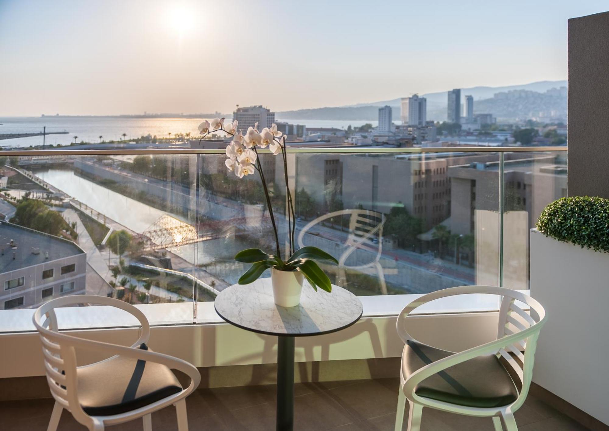 Four Points By Sheraton מלון איזמיר