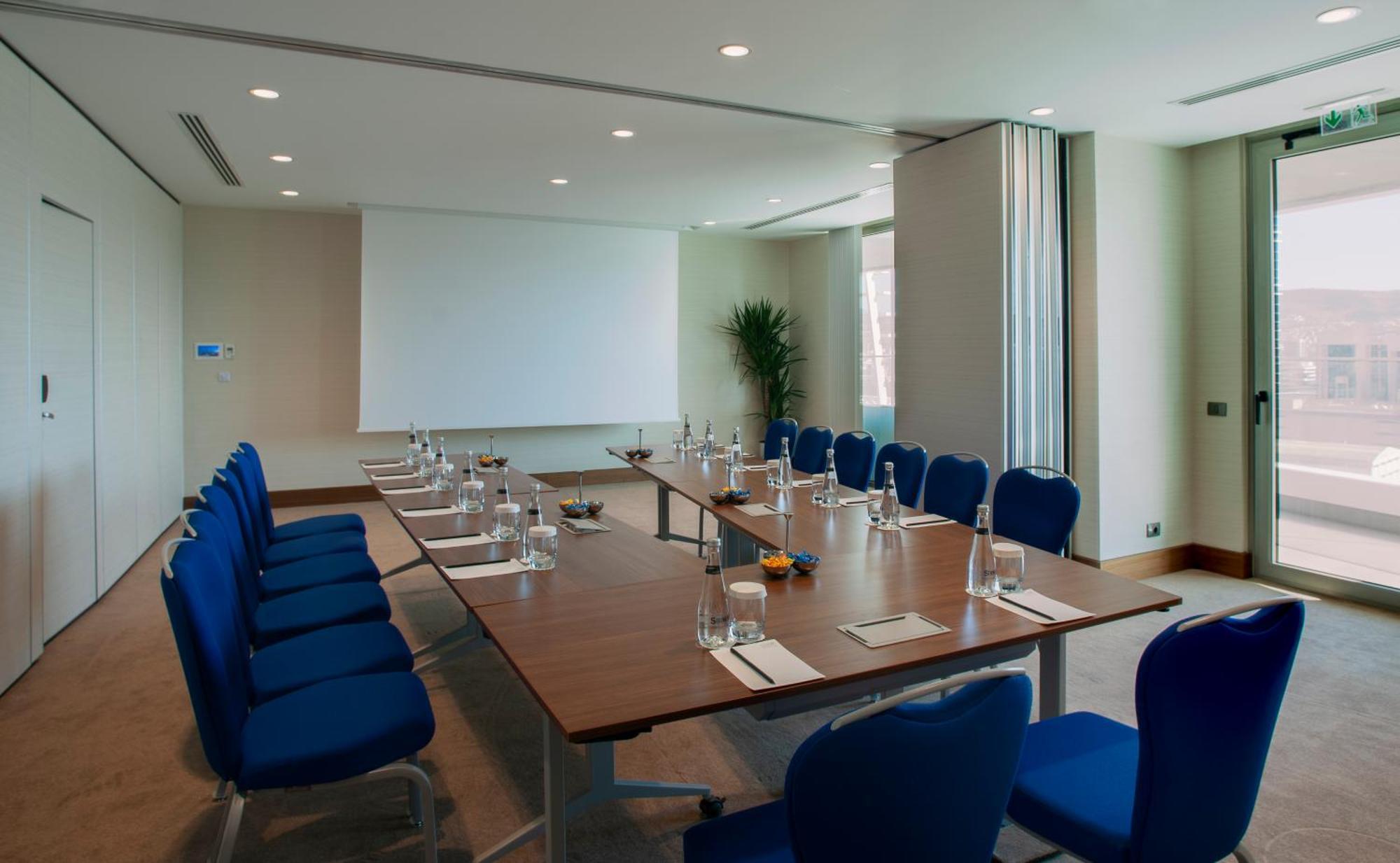 Four Points By Sheraton Hotel 4*