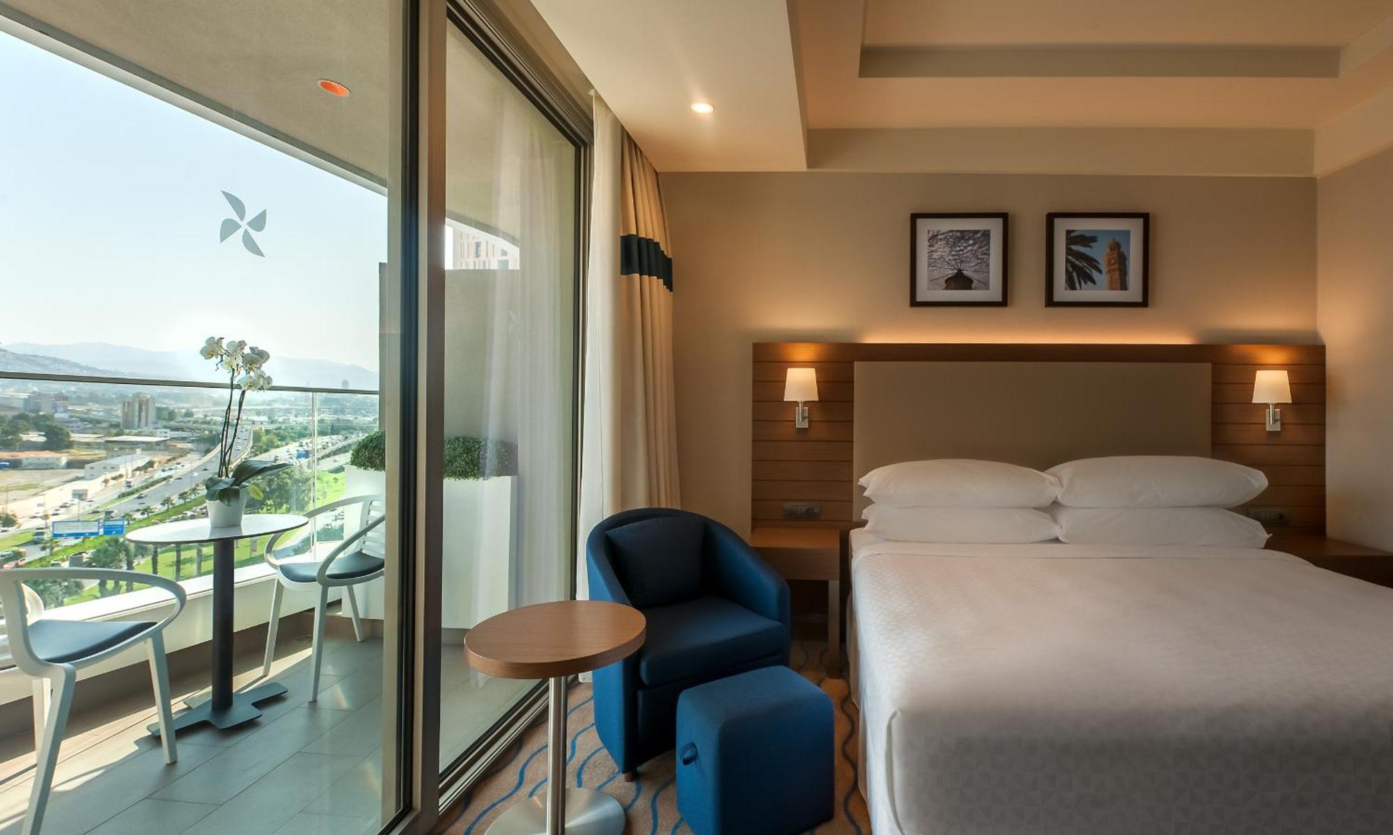 מלון Four Points By Sheraton 4*