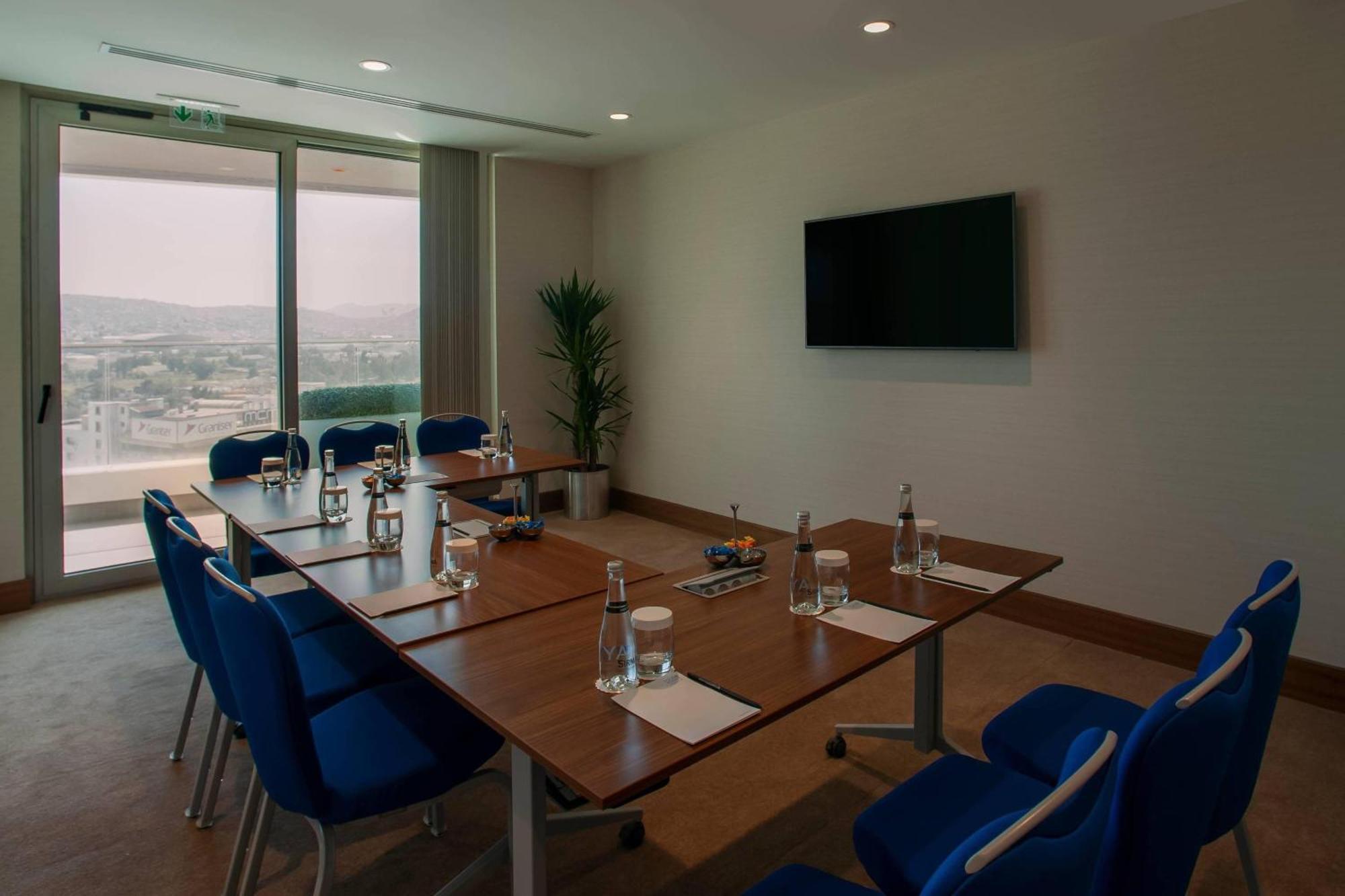 מלון Four Points By Sheraton 4*