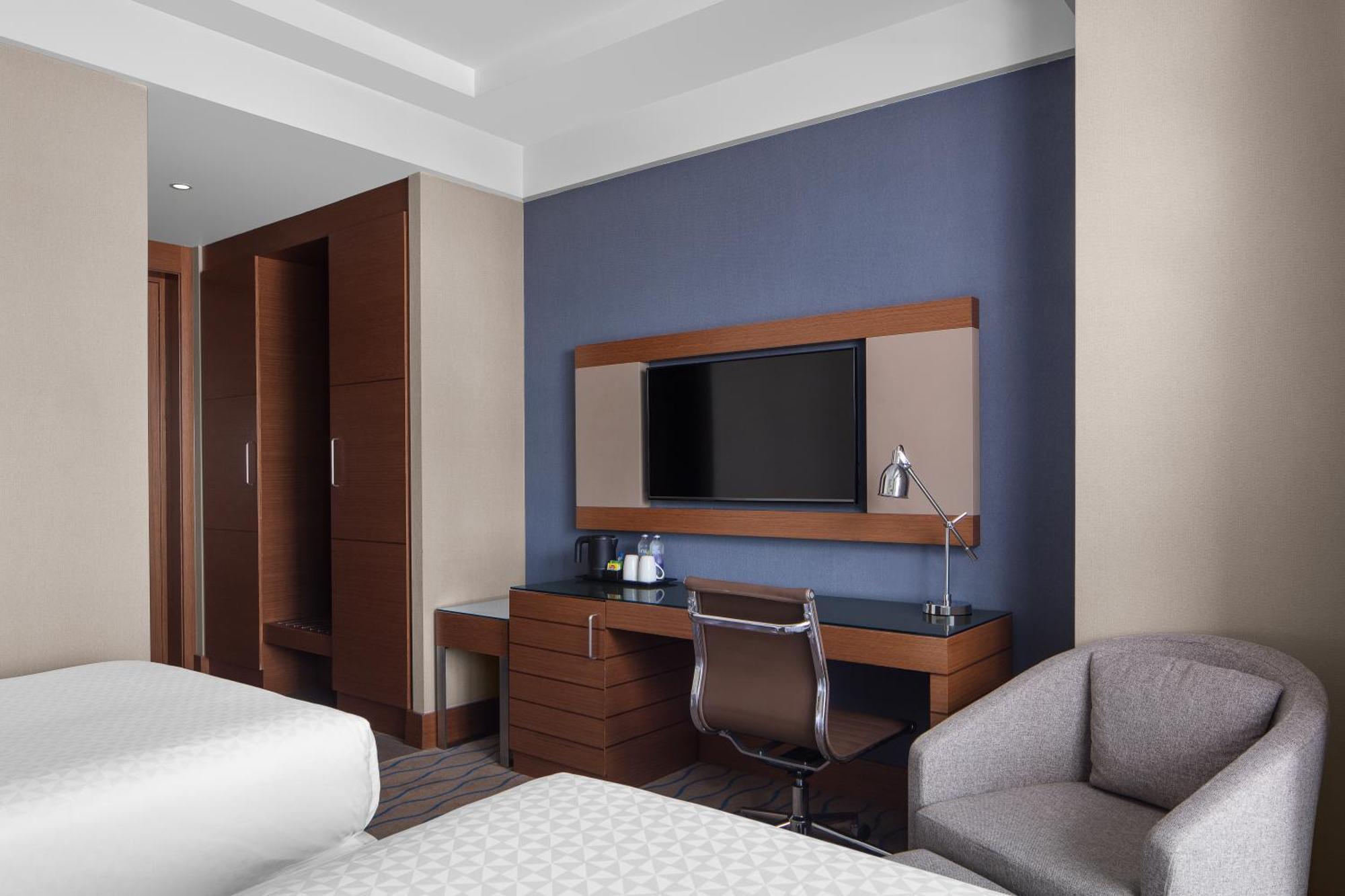 מלון Four Points By Sheraton 4*