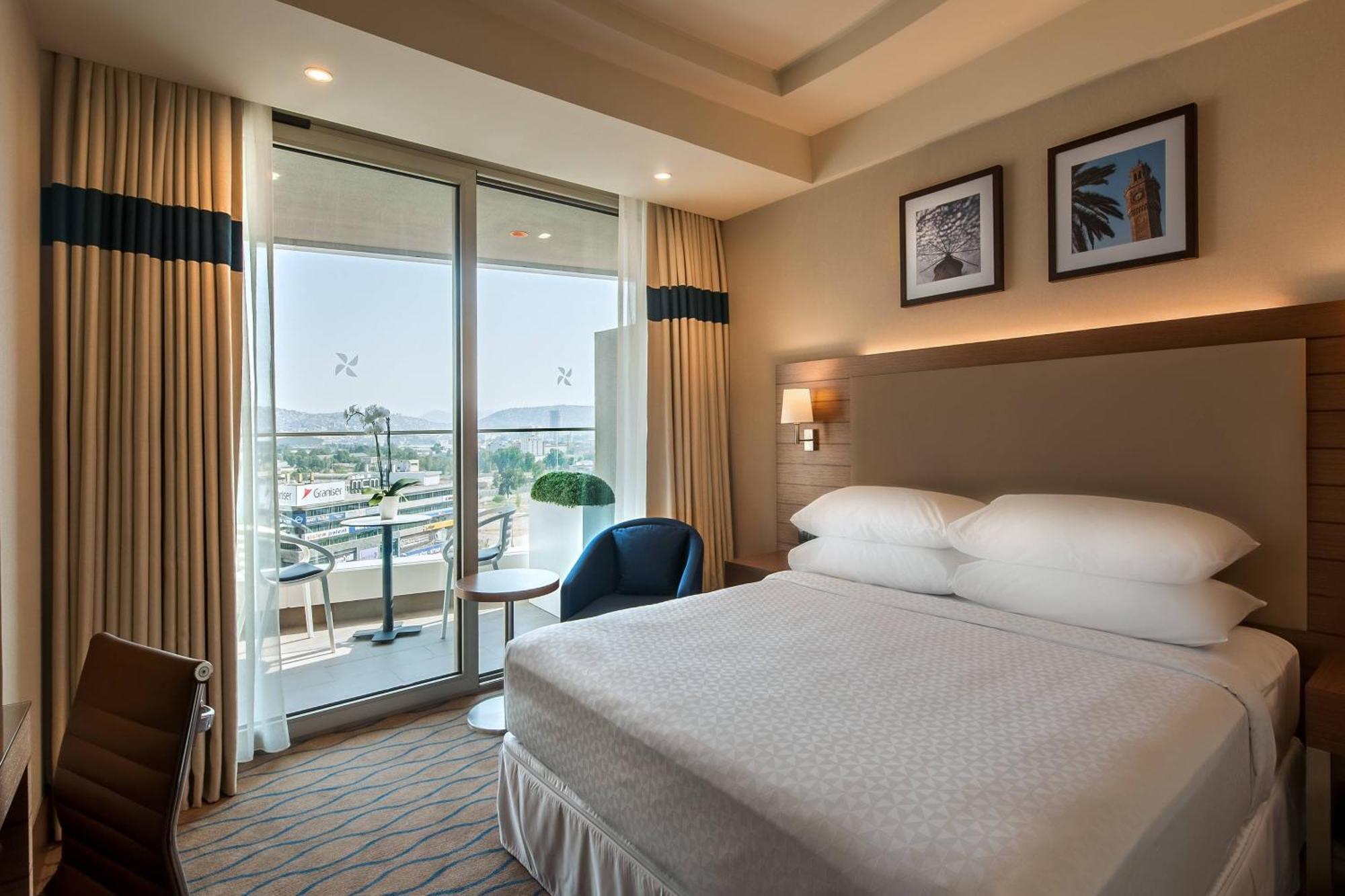 Four Points By Sheraton 4* Izmir